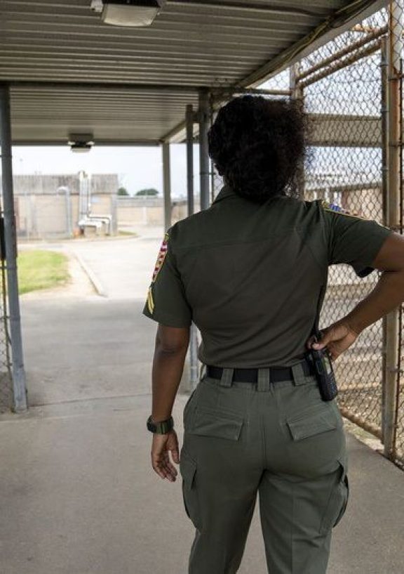 Improving trust between correctional officers and inmates
