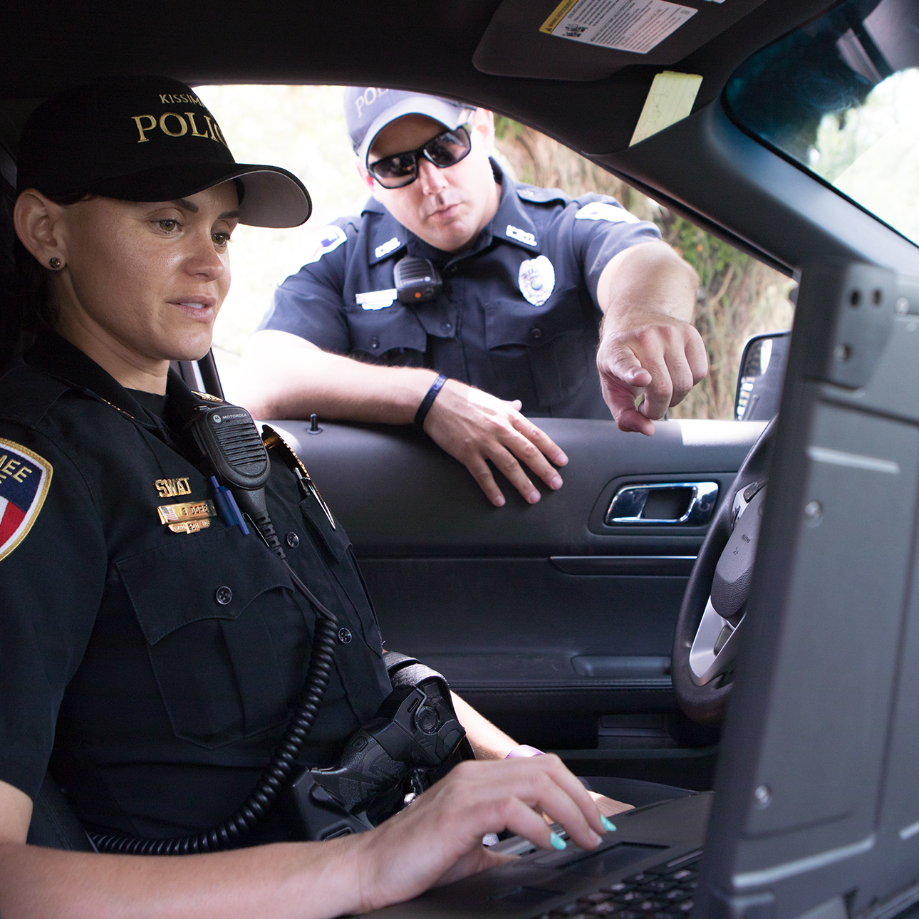 Officer in-car with PremierOne Mobile - Windows