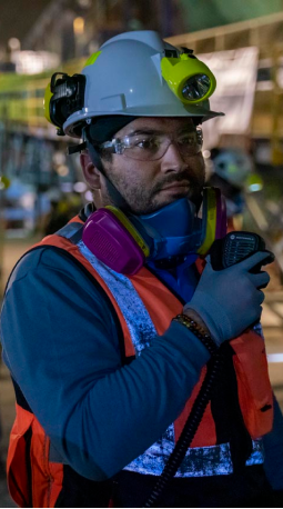 Mining worker uses MOTOTRBO Radios and accessories