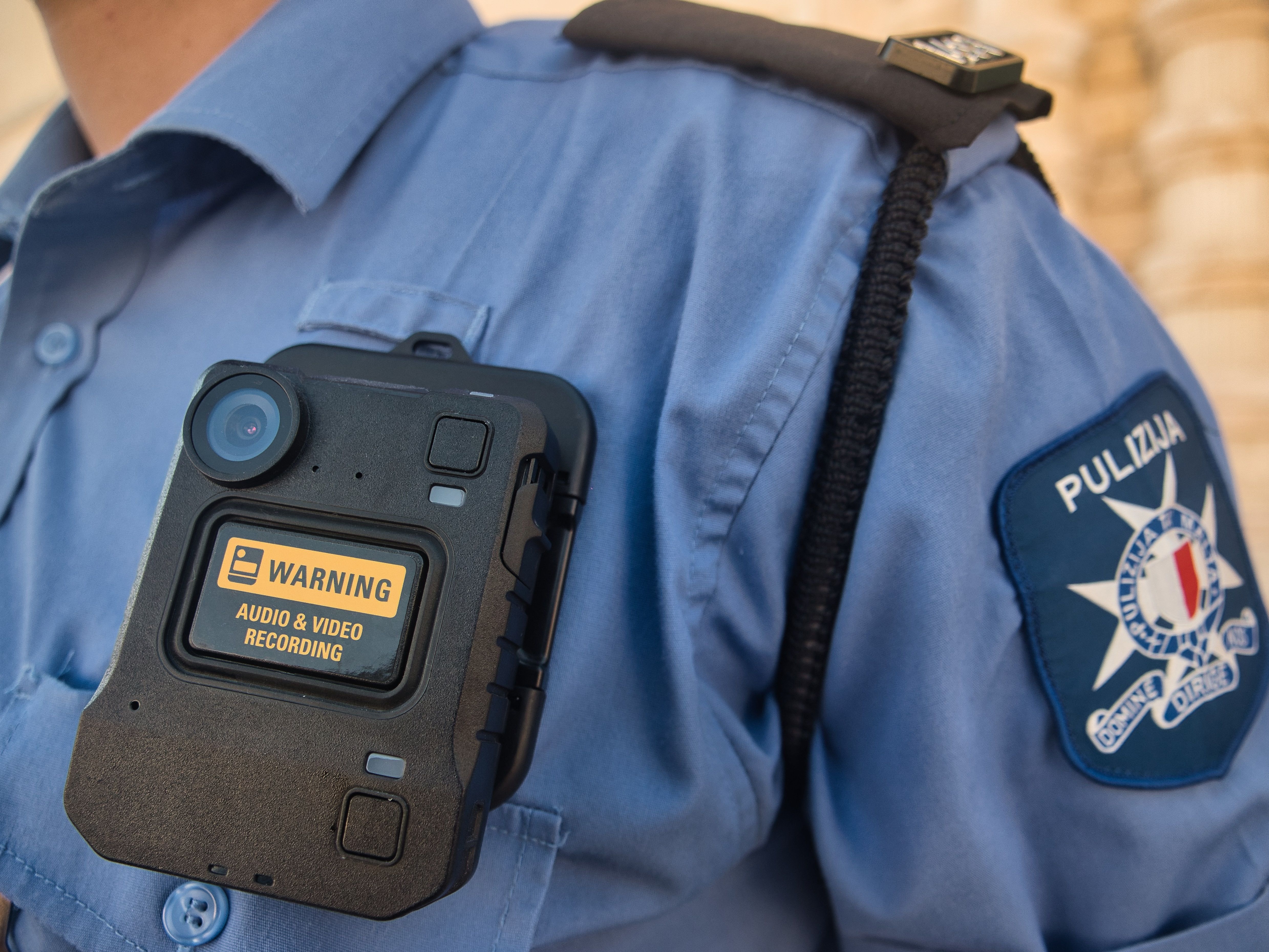 Security Body Cameras - Motorola Solutions