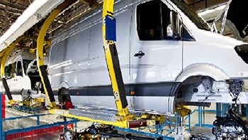 Поддержка производственных процессов в компании Mercedes-Benz