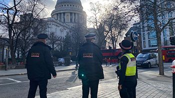 Полиция Лондона повышает безопасность с помощью персональных видеорегистраторов