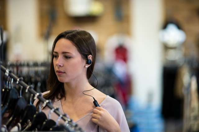Motorola CLP Two-Way Radio. Retail Use Case. Motorola CLP Two-Way Radio. Retail Use Case.